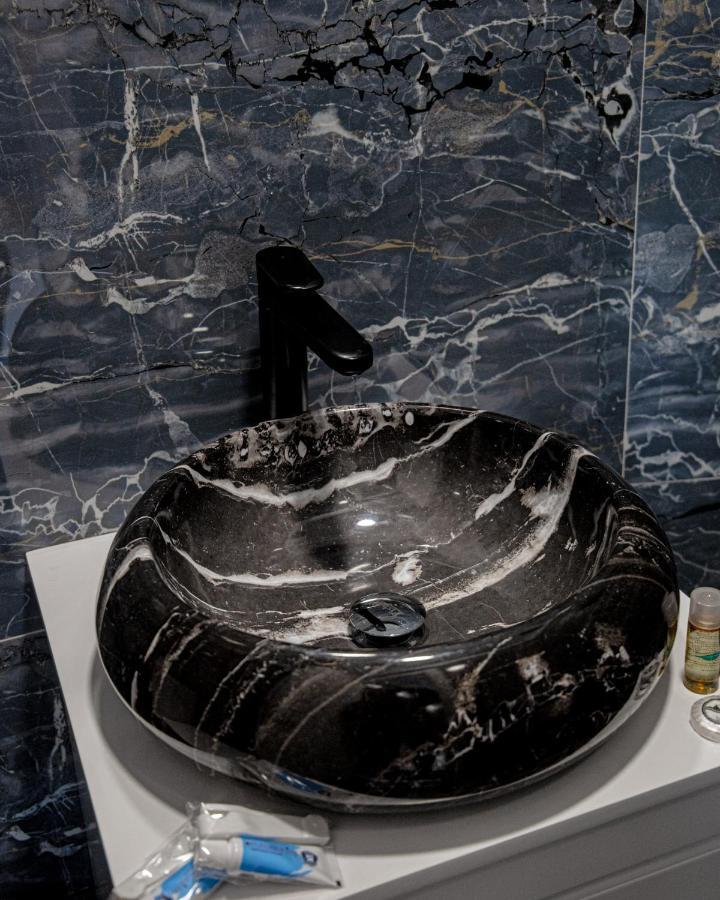קורצ'ה Ajilin Hotel Rooms מראה חיצוני תמונה